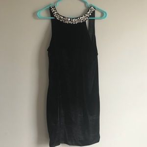 NWOT flattering Black velour/velvet dress size lg!